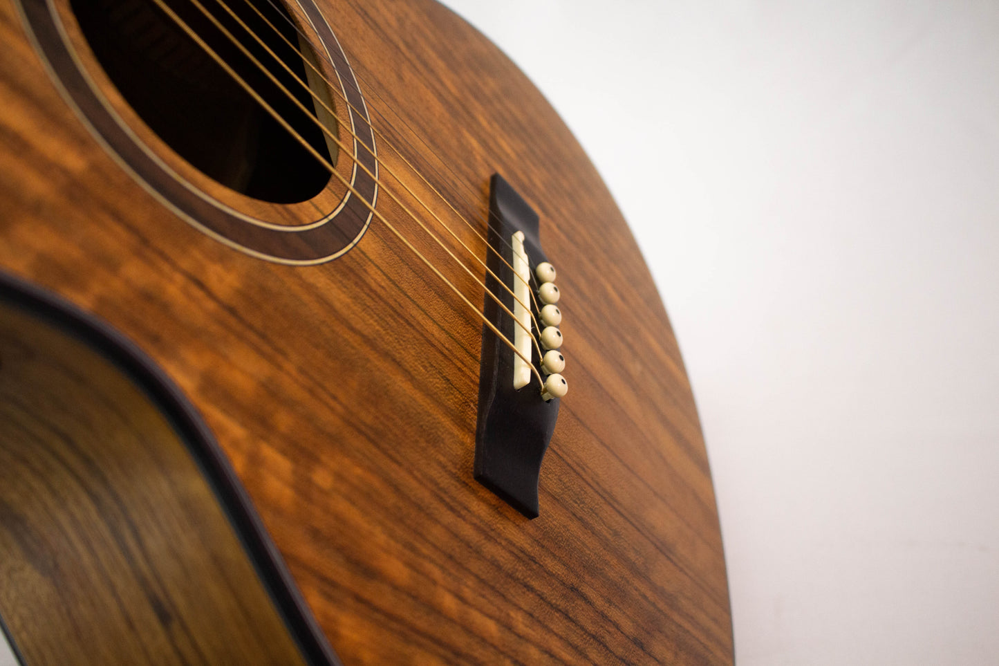 Guitarra Granada Mountain Mini Electroacústica Walnut